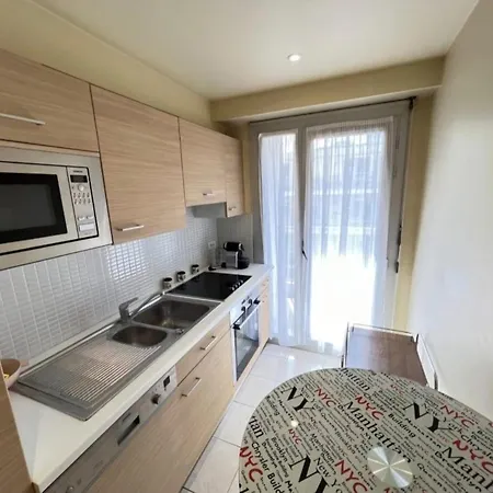 Lumineux, Calme Avec Parking Apartamento *